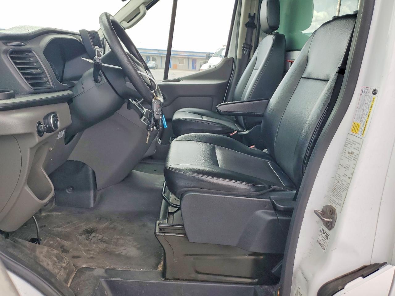 2020 Ford Transit Delivery Truck - Фото 7