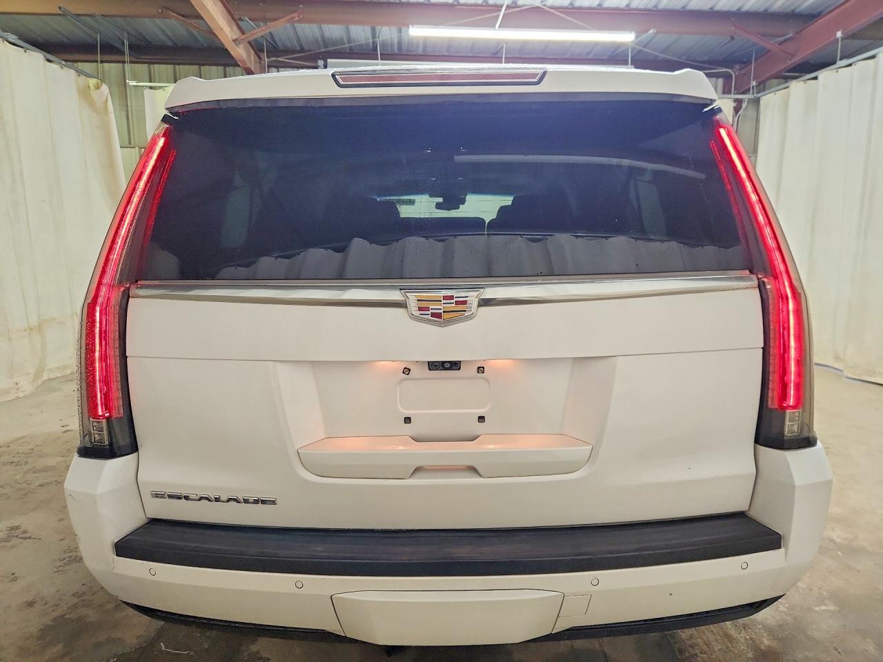 2017 Cadillac Escalade Esv Luxury - Image 6