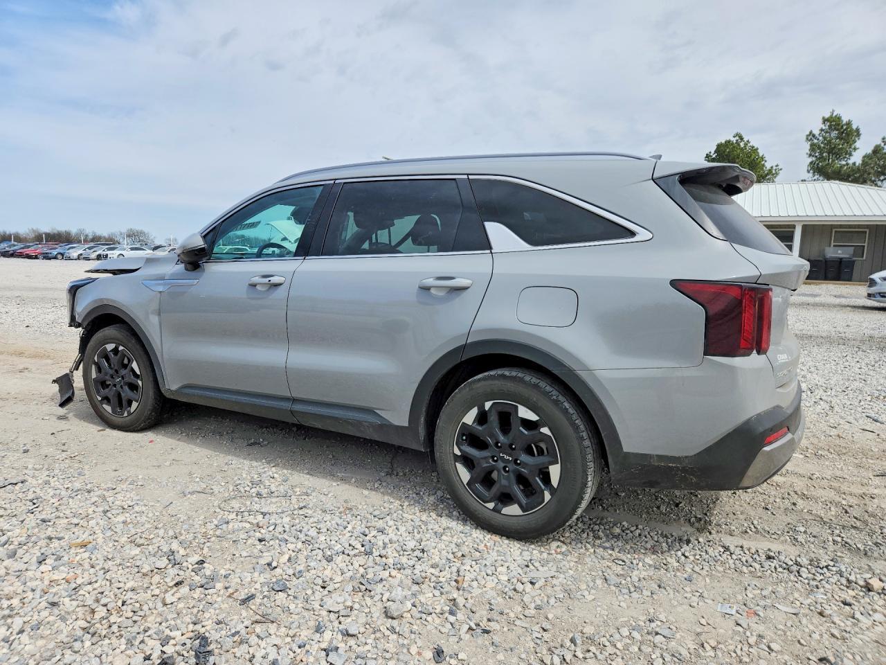 2025 Kia Sorento S - Фото 2
