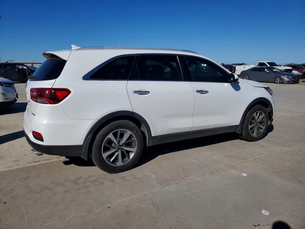 2019 Kia Sorento Ex - Image 3