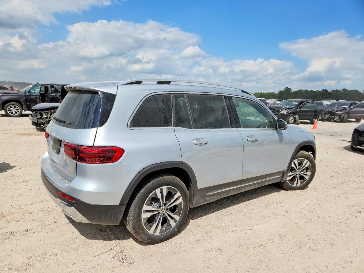 2025 Mercedes-Benz Glb 250 - Фото 3