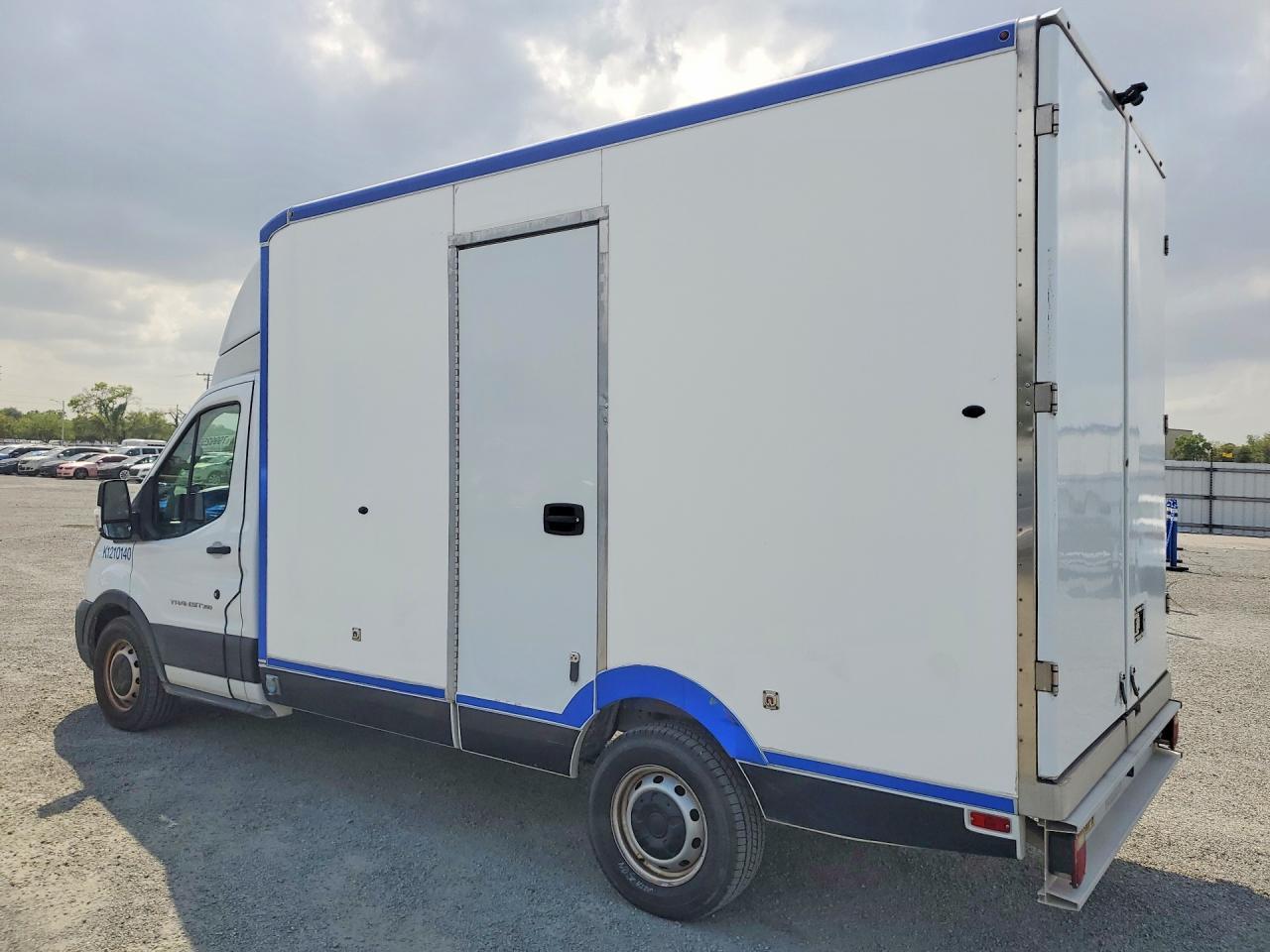 2021 Ford Transit Delivery Truck - Фото 2