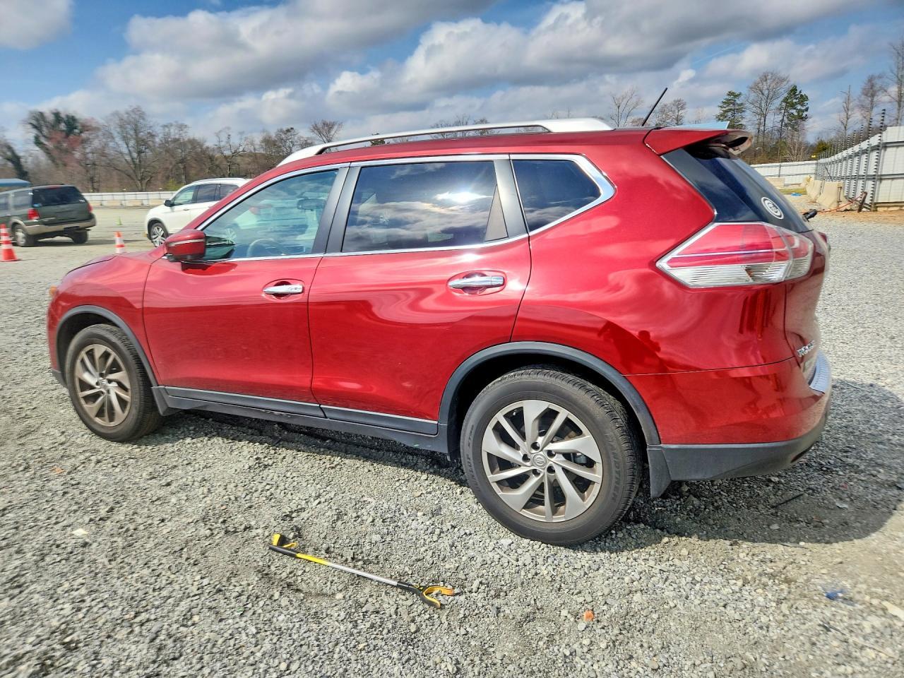 2015 Nissan Rogue S - Фото 2