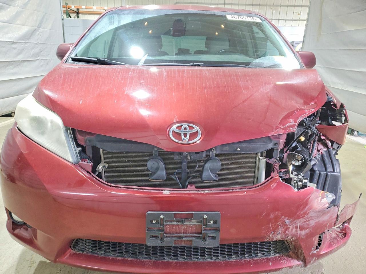 2016 Toyota Sienna Xle 8-Passenger - Фото 5