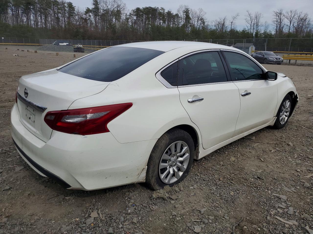 2018 Nissan Altima 2.5 S - Image 3
