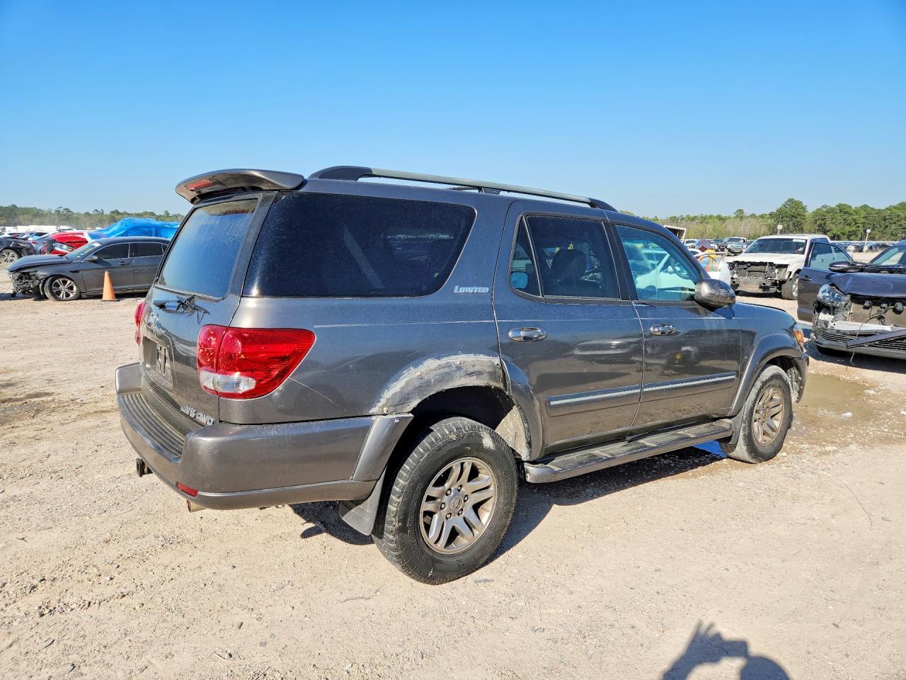 2005 Toyota Sequoia Limited - Image 3