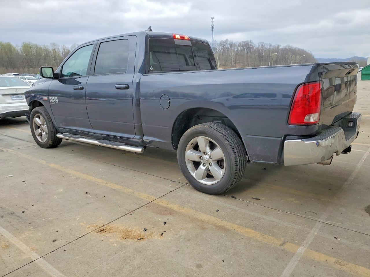 2019 Ram 1500 Classic Slt - Фото 2