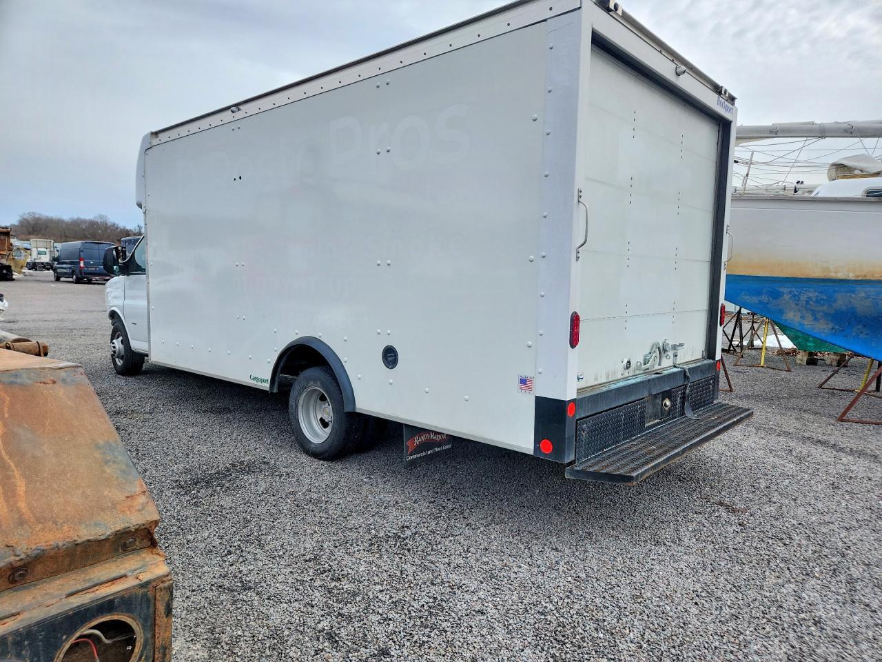 2022 Chevrolet Express G3500 - Фото 2