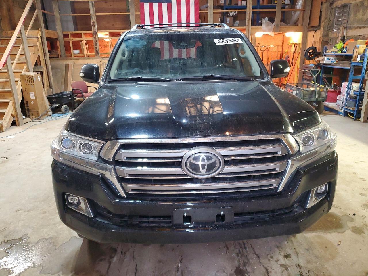 2019 Toyota Land Cruiser Base - Image 5