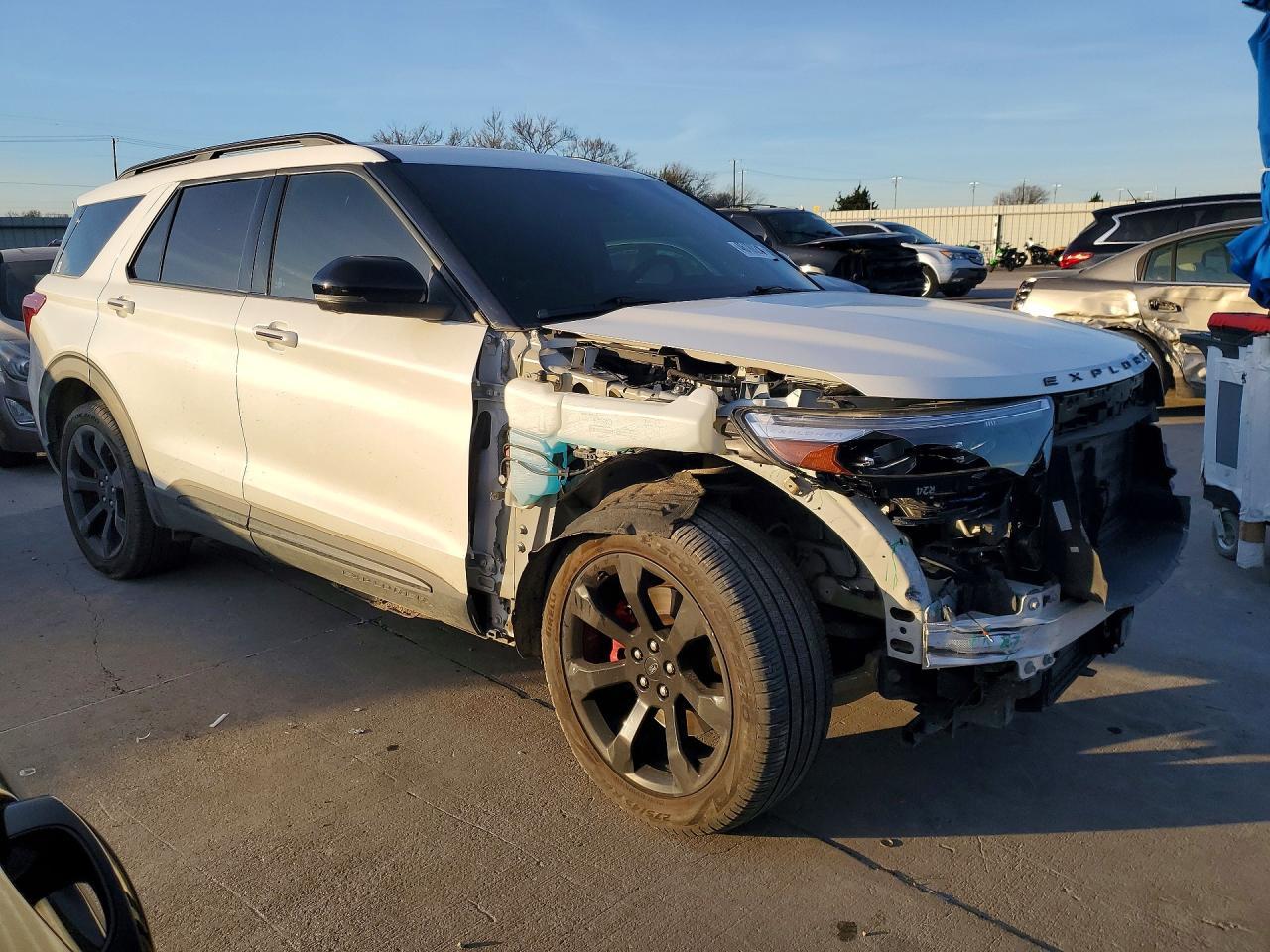 2022 Ford Explorer St - Image 4