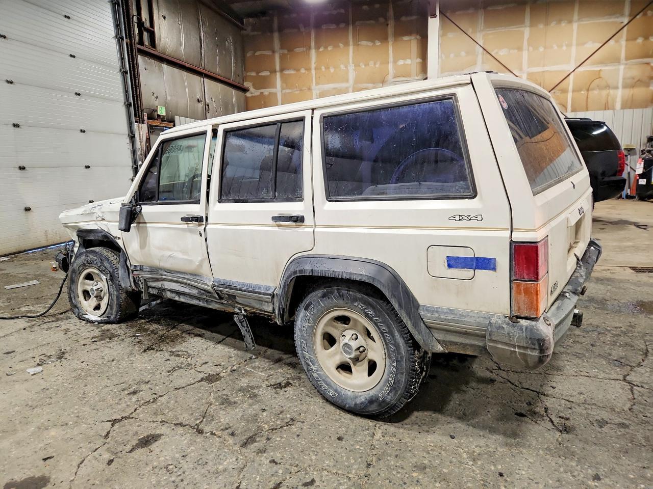 1996 Jeep Cherokee Sport - Фото 2