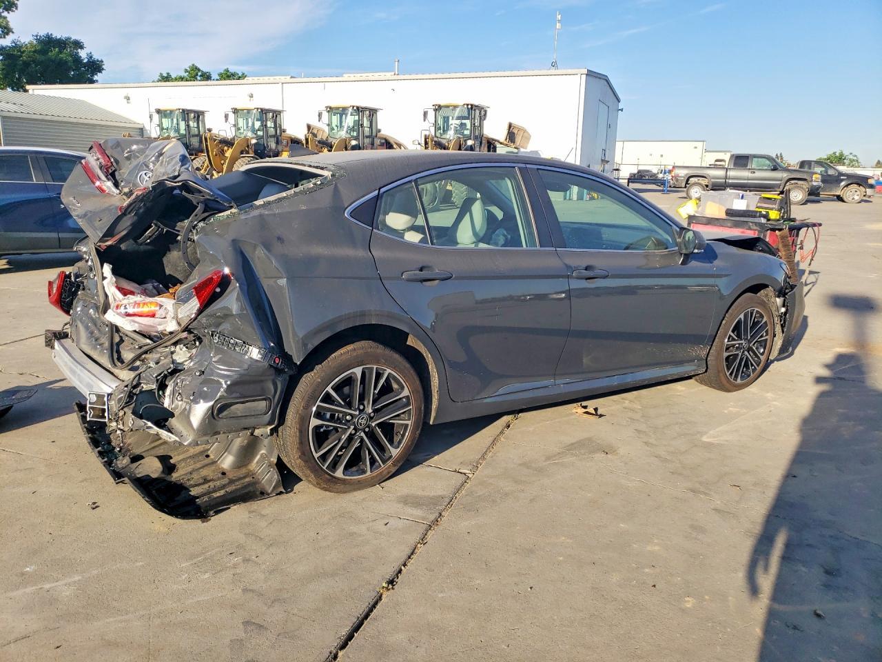 2026 Toyota Camry Xle - Фото 3