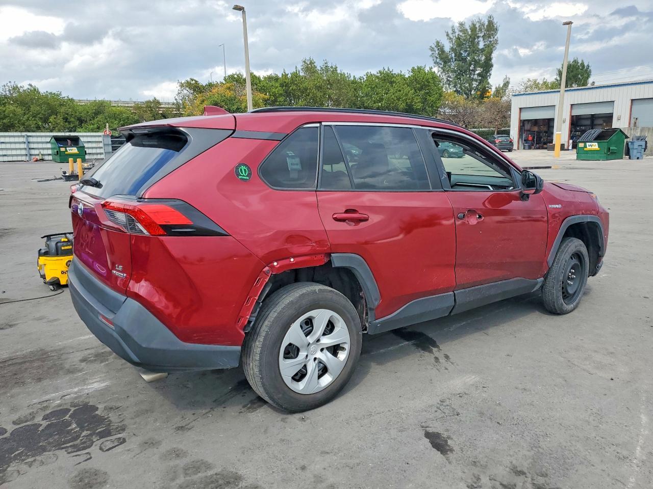 2021 Toyota Rav4 Hybrid Le - Image 3