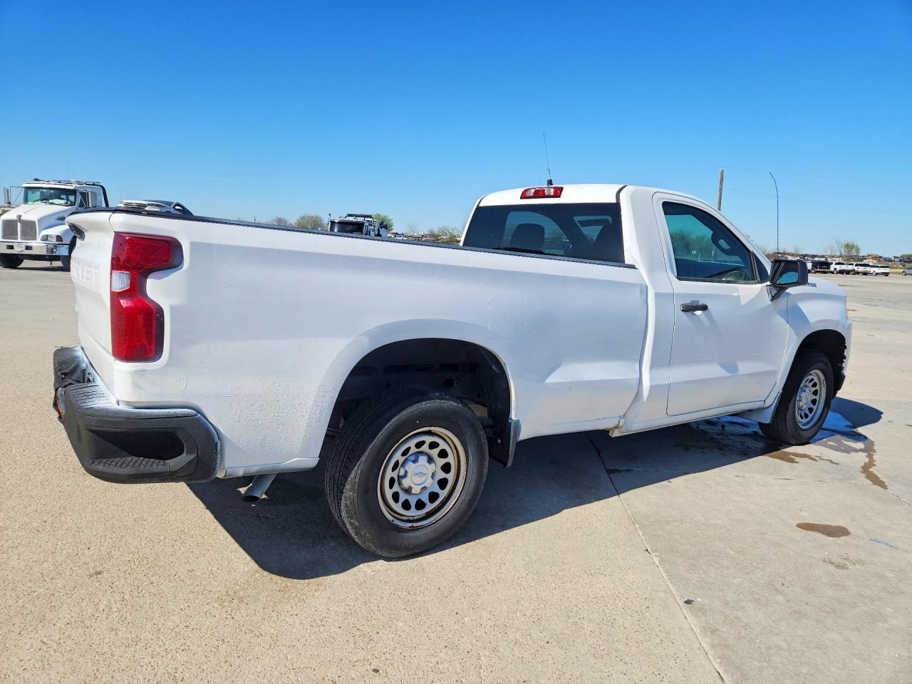 2020 Chevrolet Silverado C1500 - Фото 3