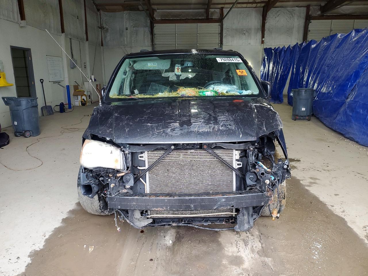 2012 Chrysler Town & Country Touring - Фото 5