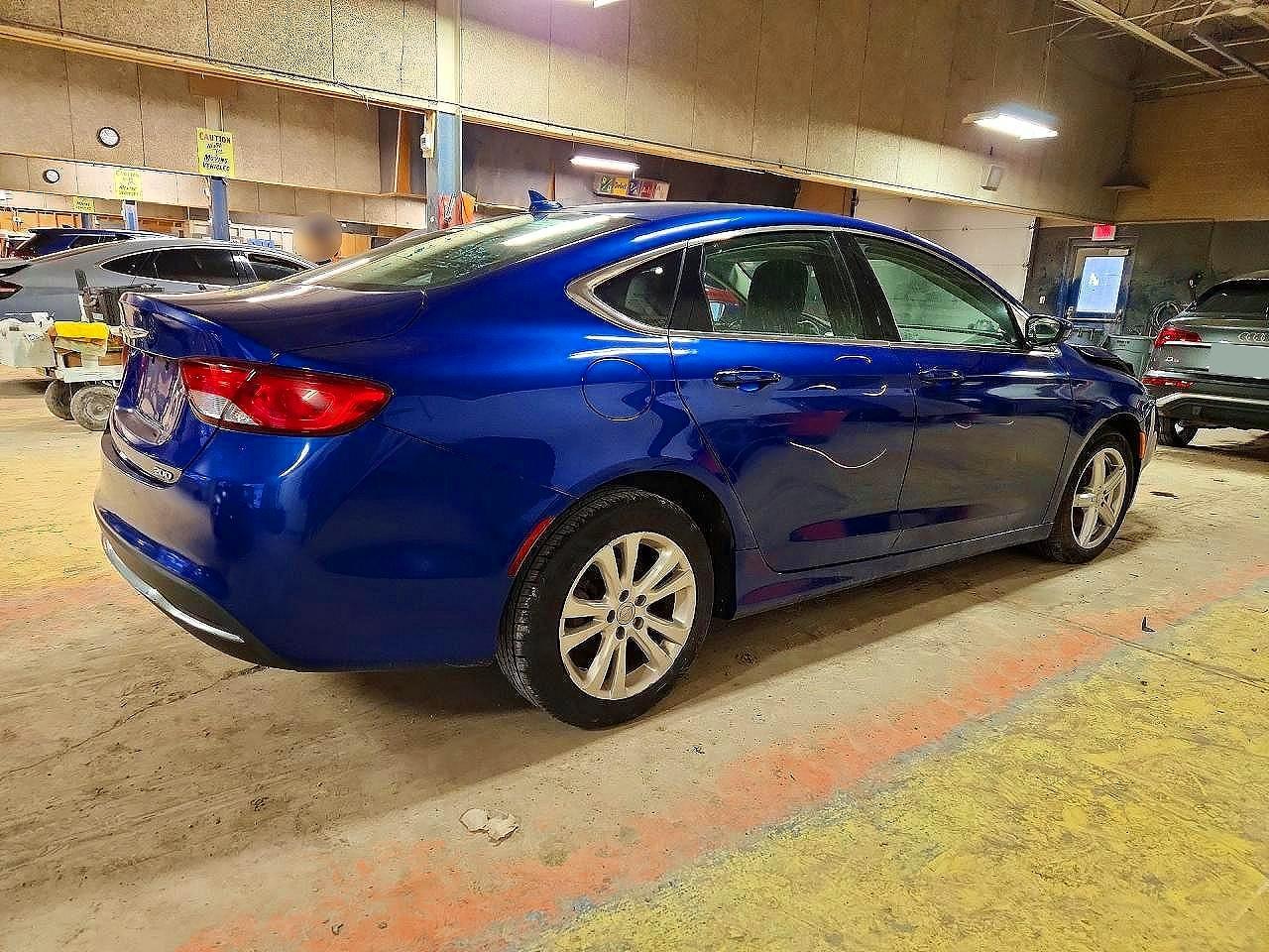 2016 Chrysler 200 Limited - Фото 3