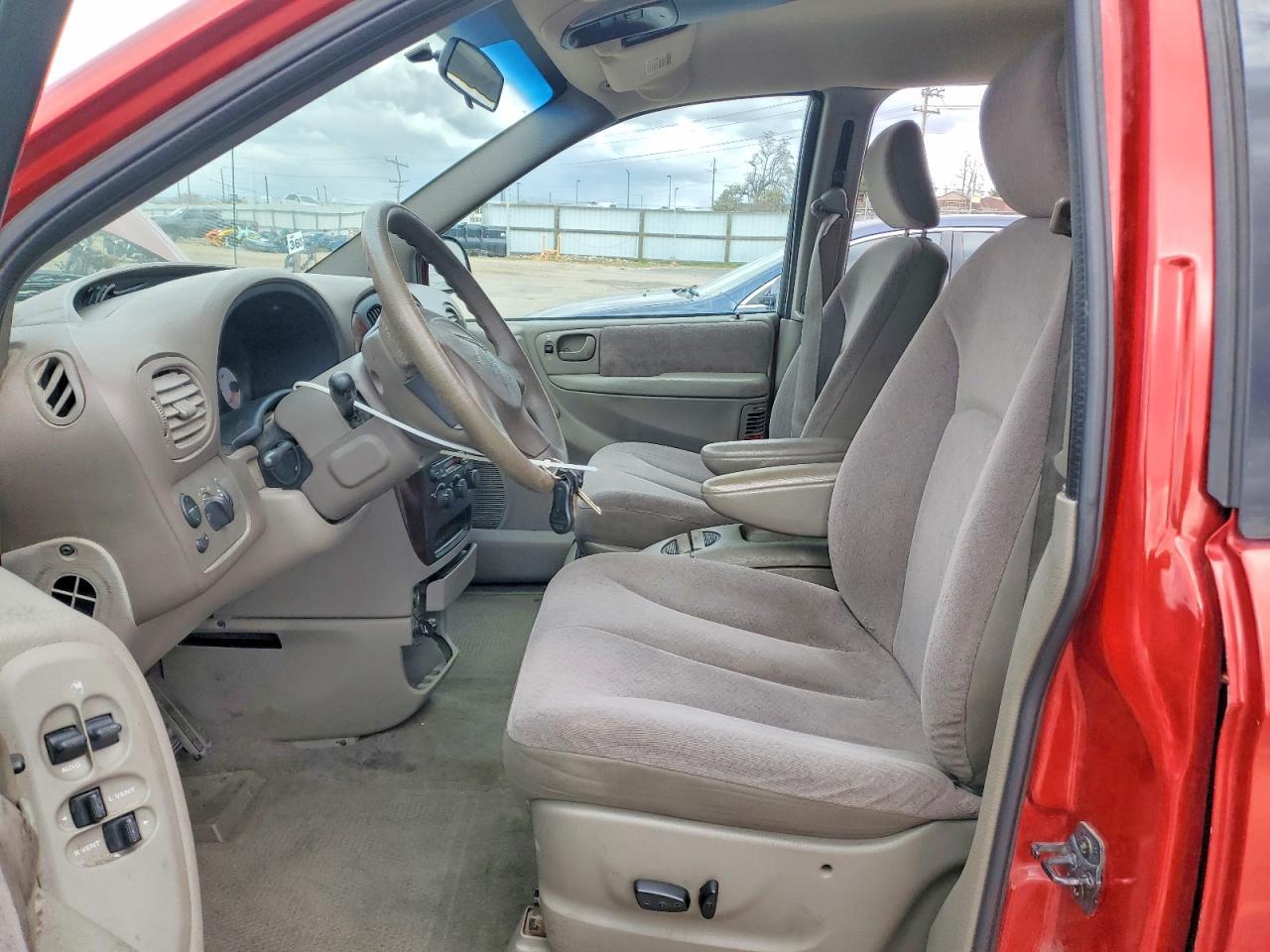 2001 Chrysler Town & Country Ex - Фото 7