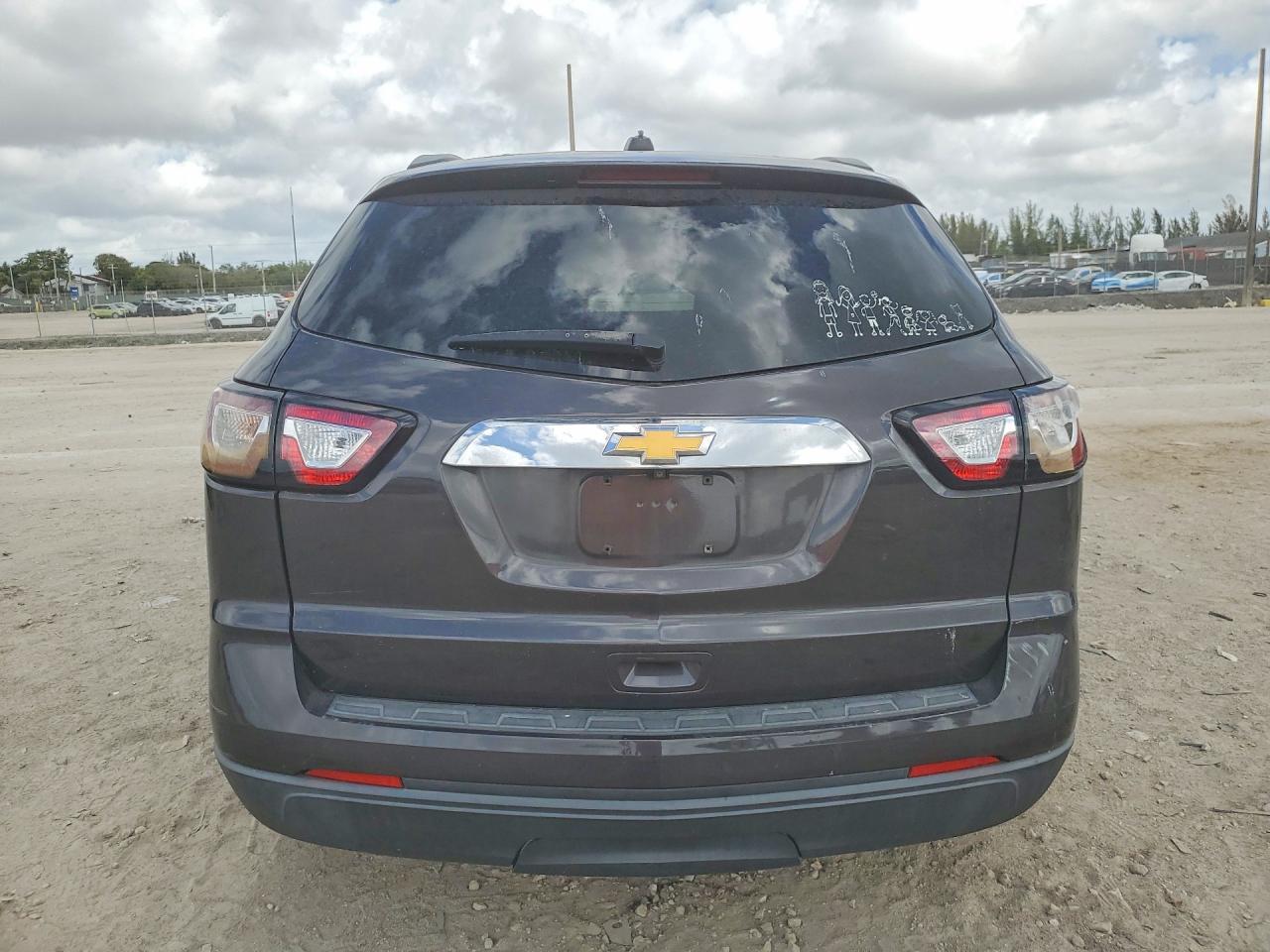 2016 Chevrolet Traverse Ls - Фото 6