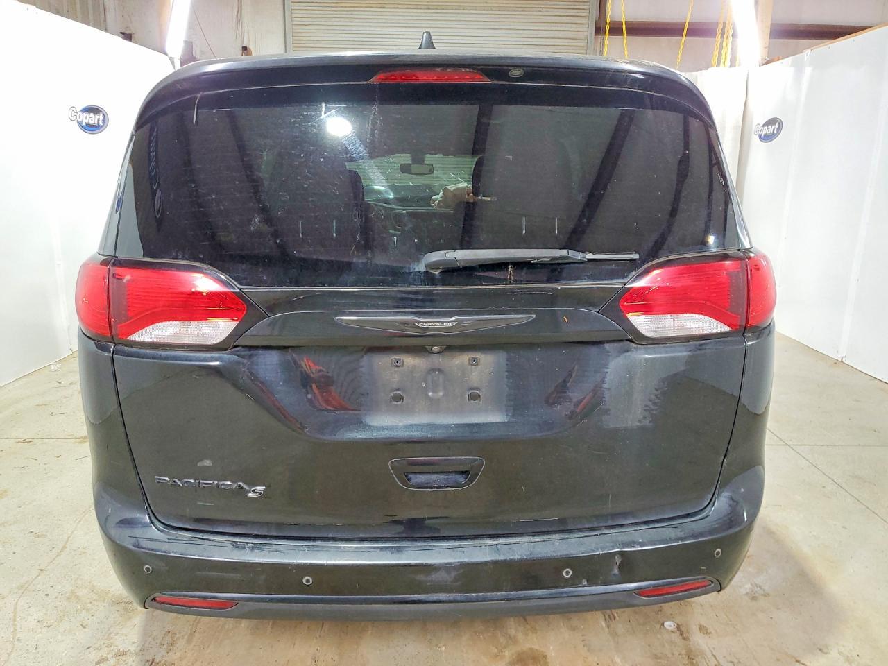 2018 Chrysler Pacifica Touring Plus - Фото 6