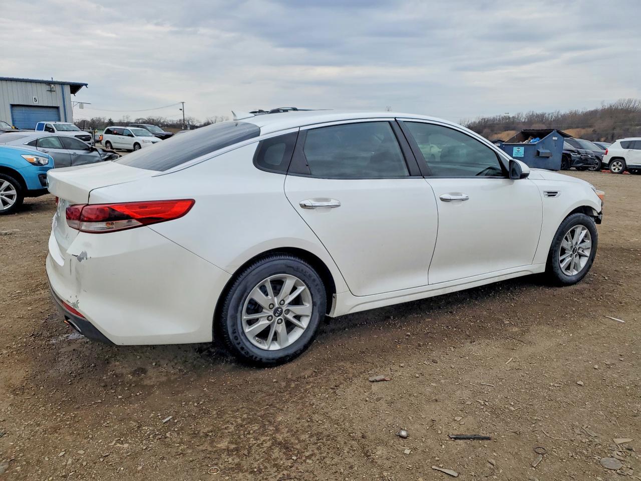 2017 Kia Optima - Фото 3