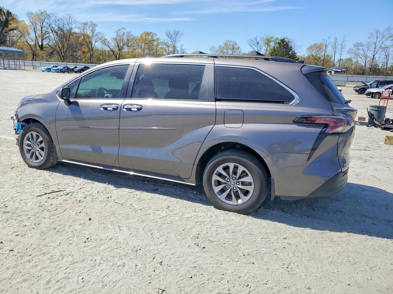 2024 Toyota Sienna Xle 7-Passenger - Фото 2