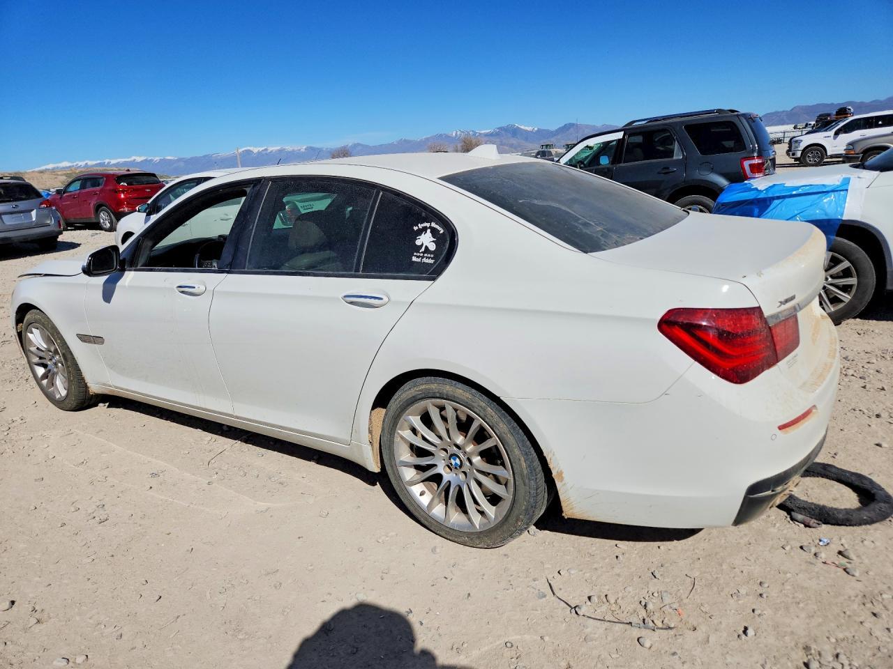 2014 BMW 750 Xi - Фото 2