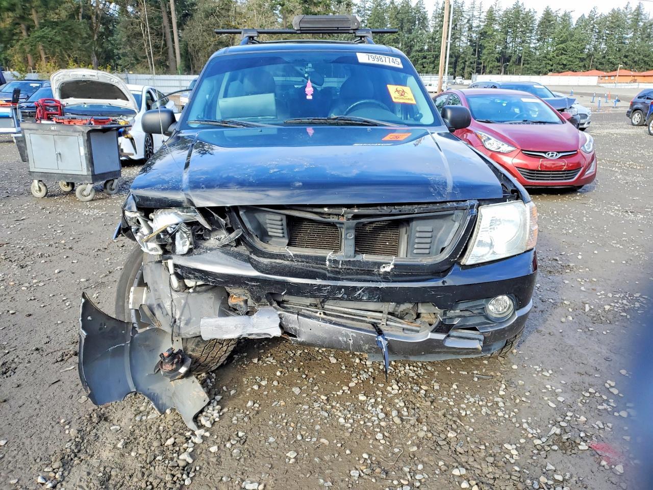2004 Ford Explorer Xlt - Image 5