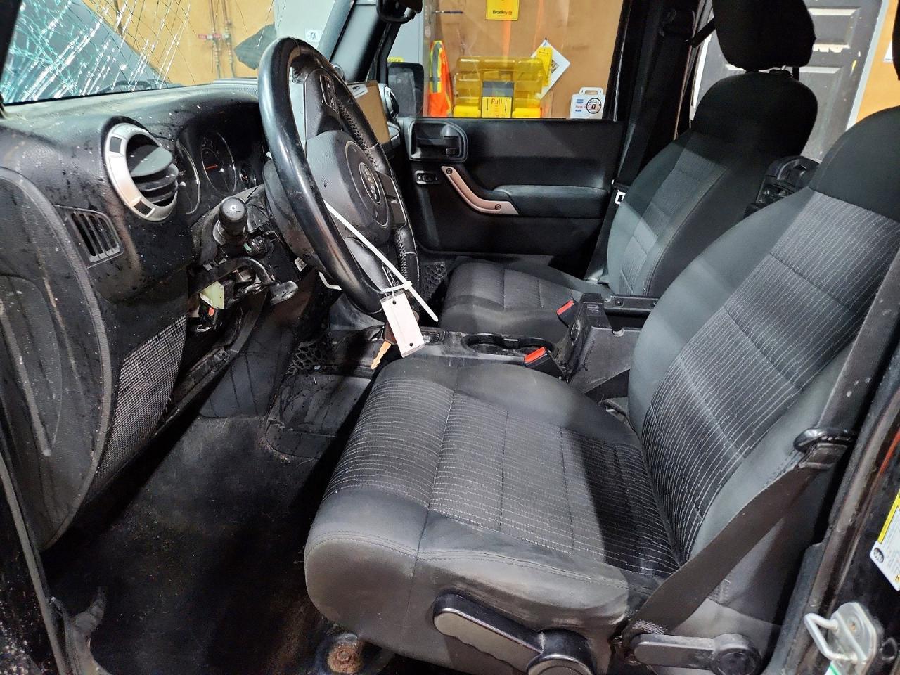 2012 Jeep Wrangler Unlimited Sahara - Фото 7