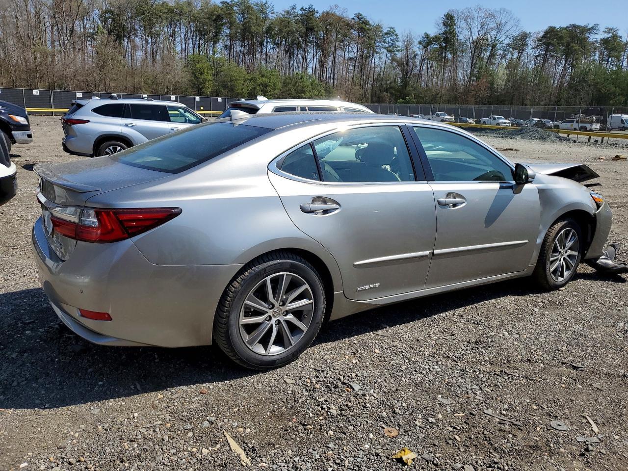 2018 Lexus Es 300H Base - Фото 3