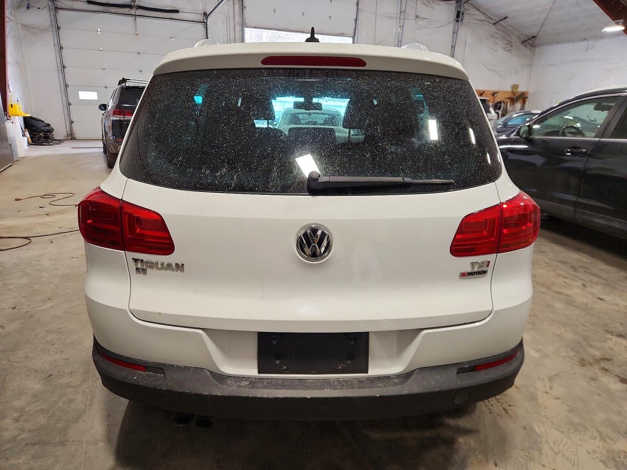 2016 Volkswagen Tiguan S - Фото 6