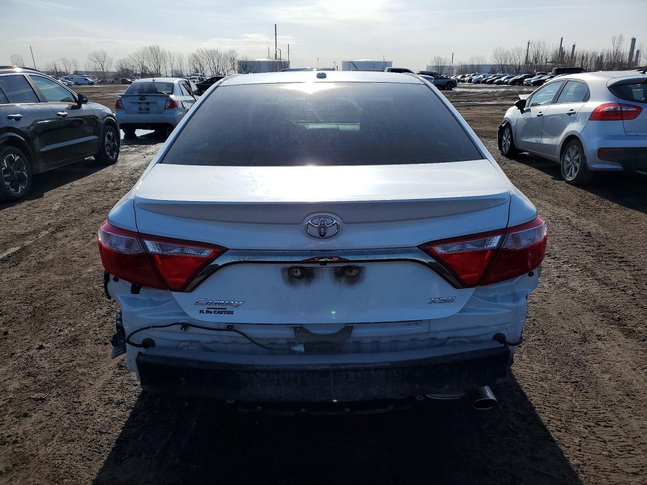 2015 Toyota Camry Le - Фото 6