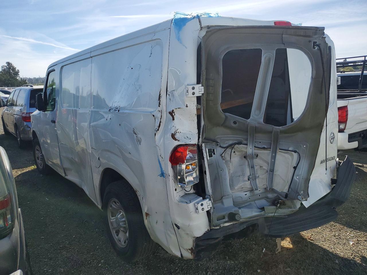 2015 Nissan Nv 1500 - Фото 2