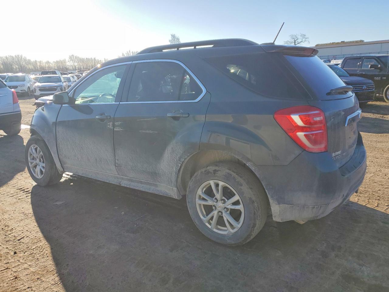 2017 Chevrolet Equinox Lt - Image 2