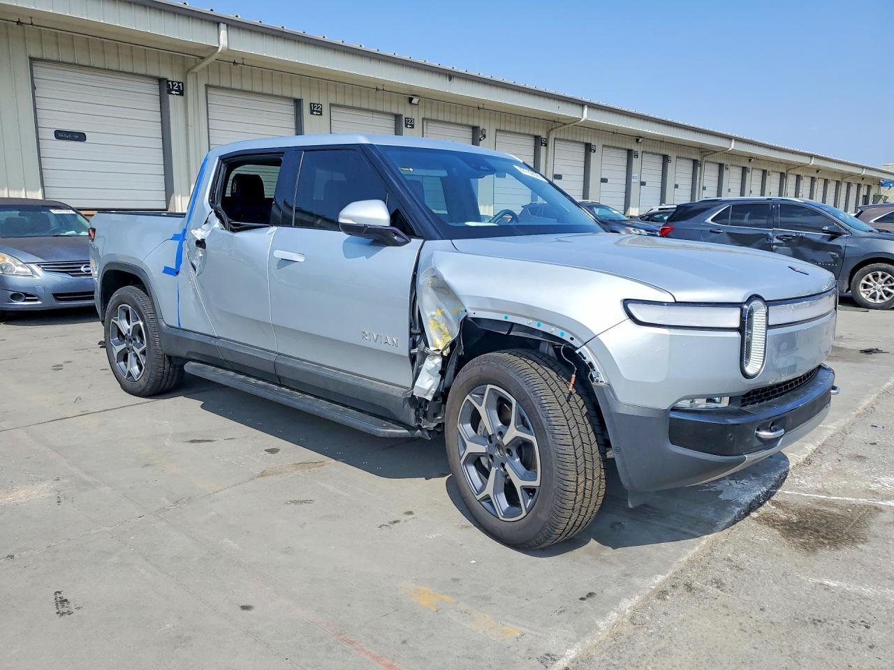 2023 Rivian R1T - Image 4