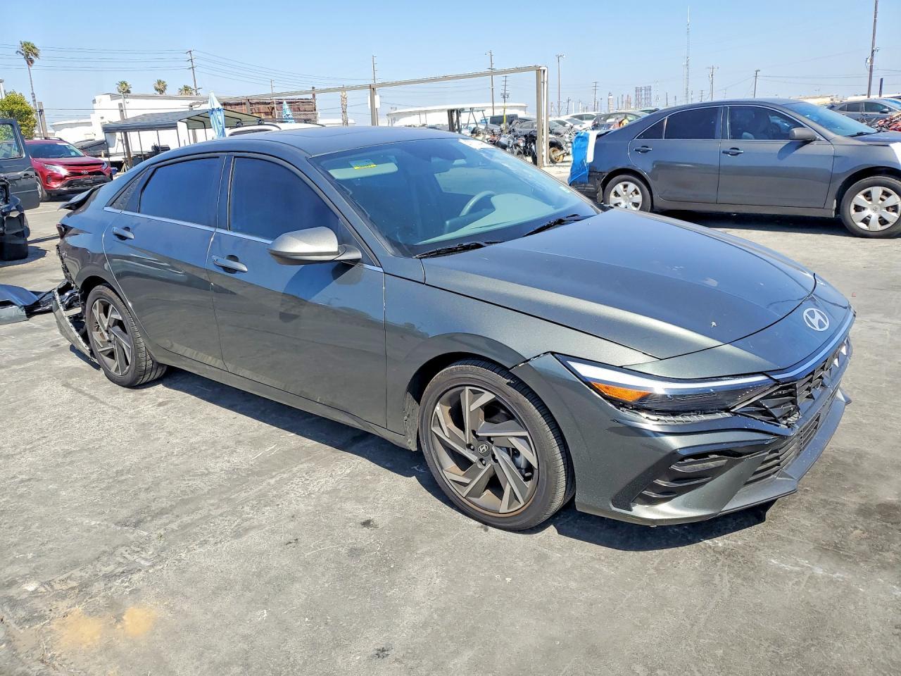 2025 Hyundai Elantra Sel Convenience - Image 4