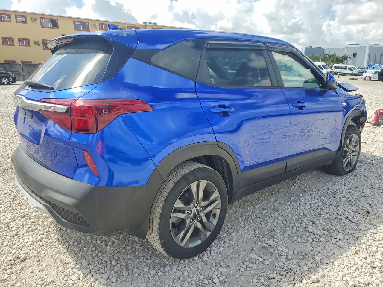 2022 Kia Seltos Lx - Image 3