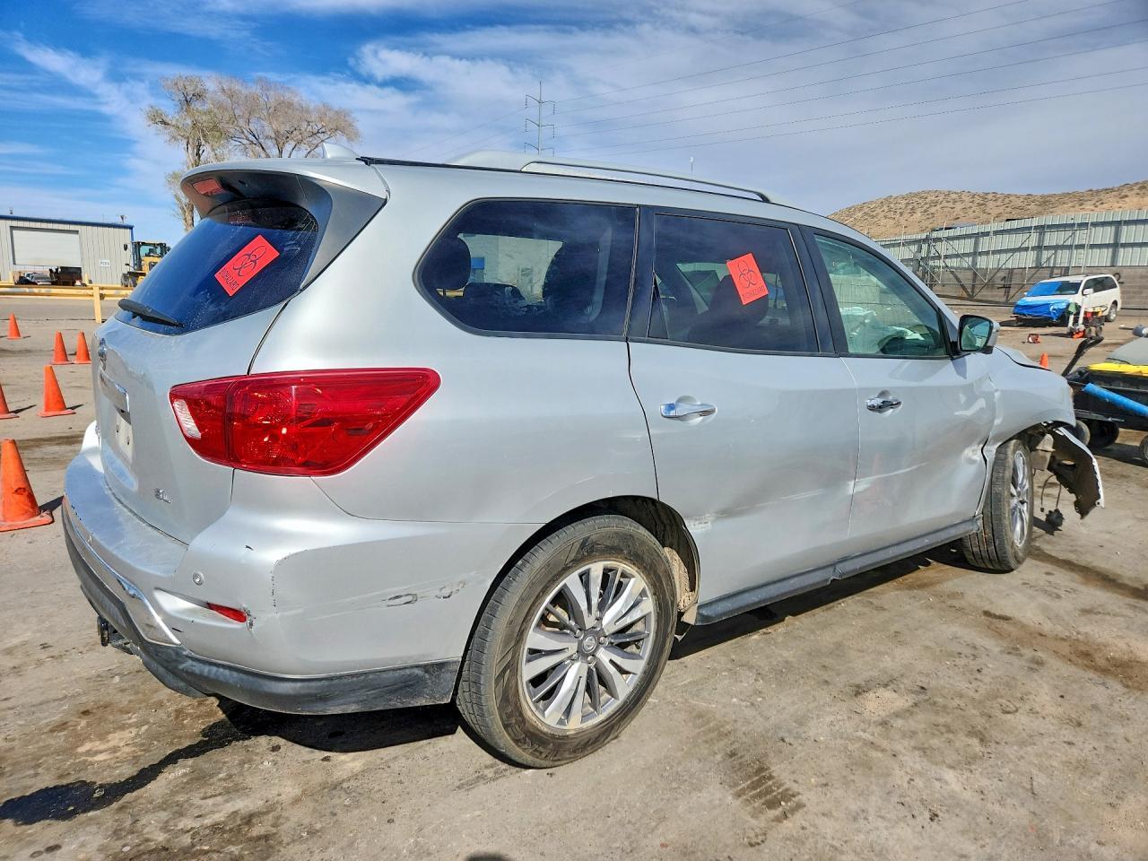2019 Nissan Pathfinder Sl - Image 3