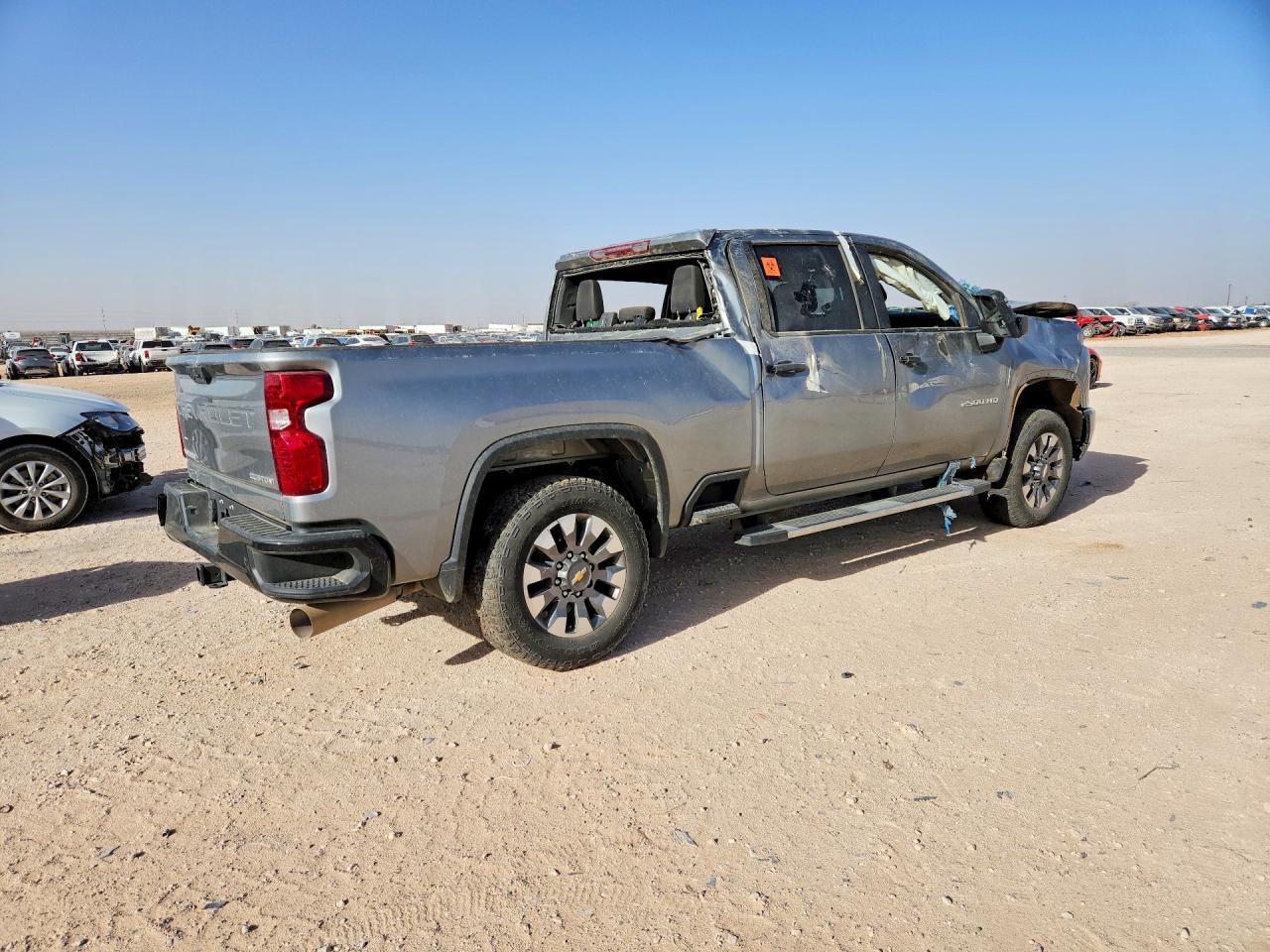2024 Chevrolet Silverado K2500 Custom - Фото 3