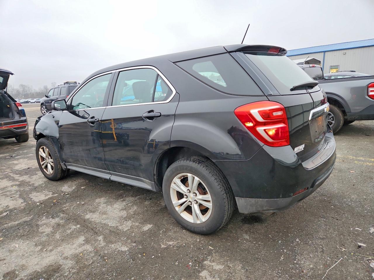 2016 Chevrolet Equinox Ls - Фото 2