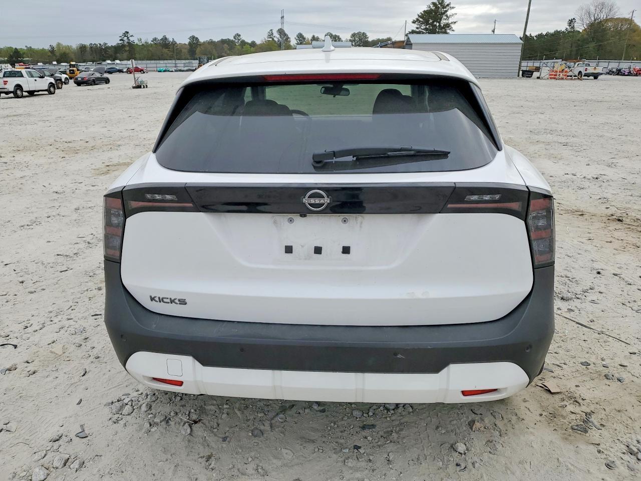 2025 Nissan Kicks Sv - Image 6
