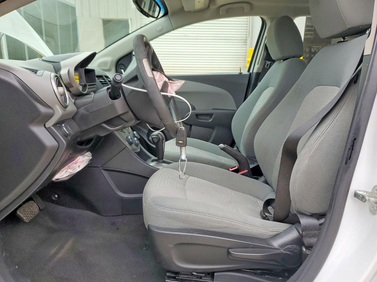 2014 Chevrolet Sonic Ls - Image 7