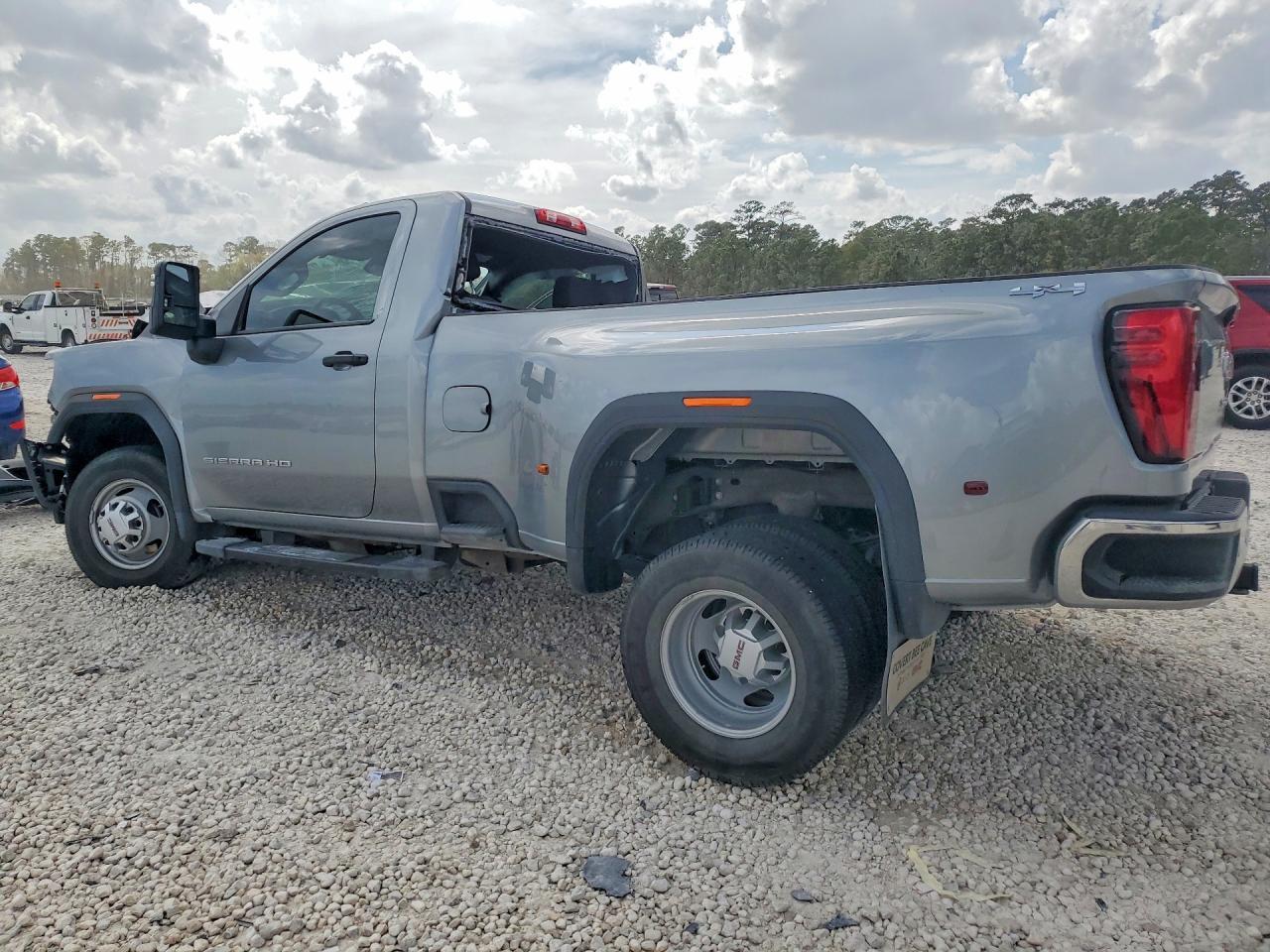 2024 GMC Sierra K3500 - Image 2