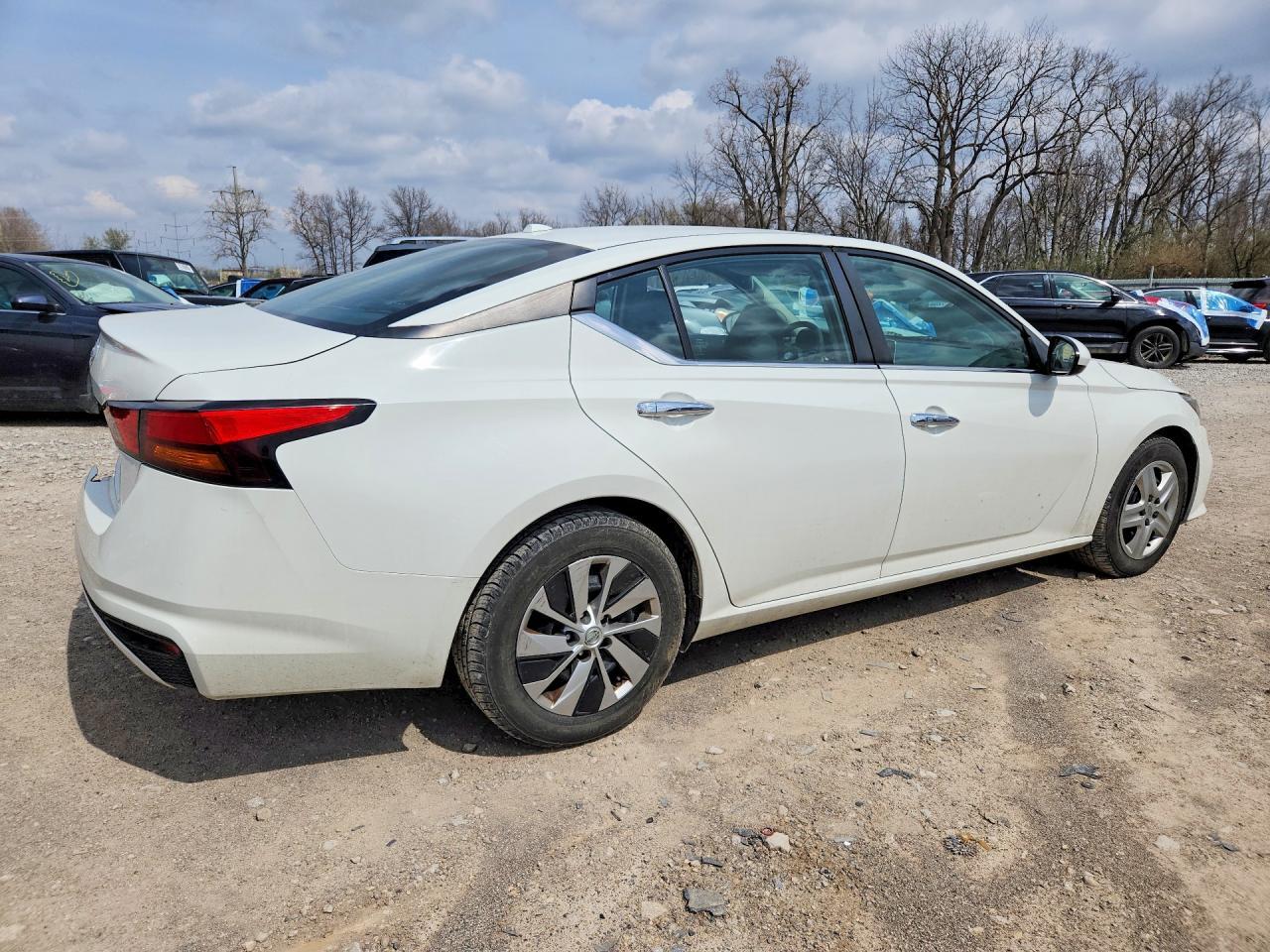 2020 Nissan Altima S - Image 3