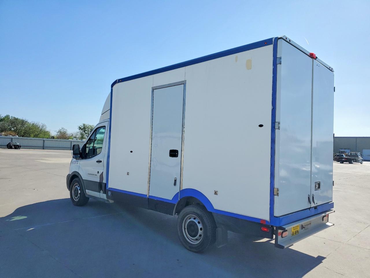 2022 Ford Transit Delivery Truck - Фото 3