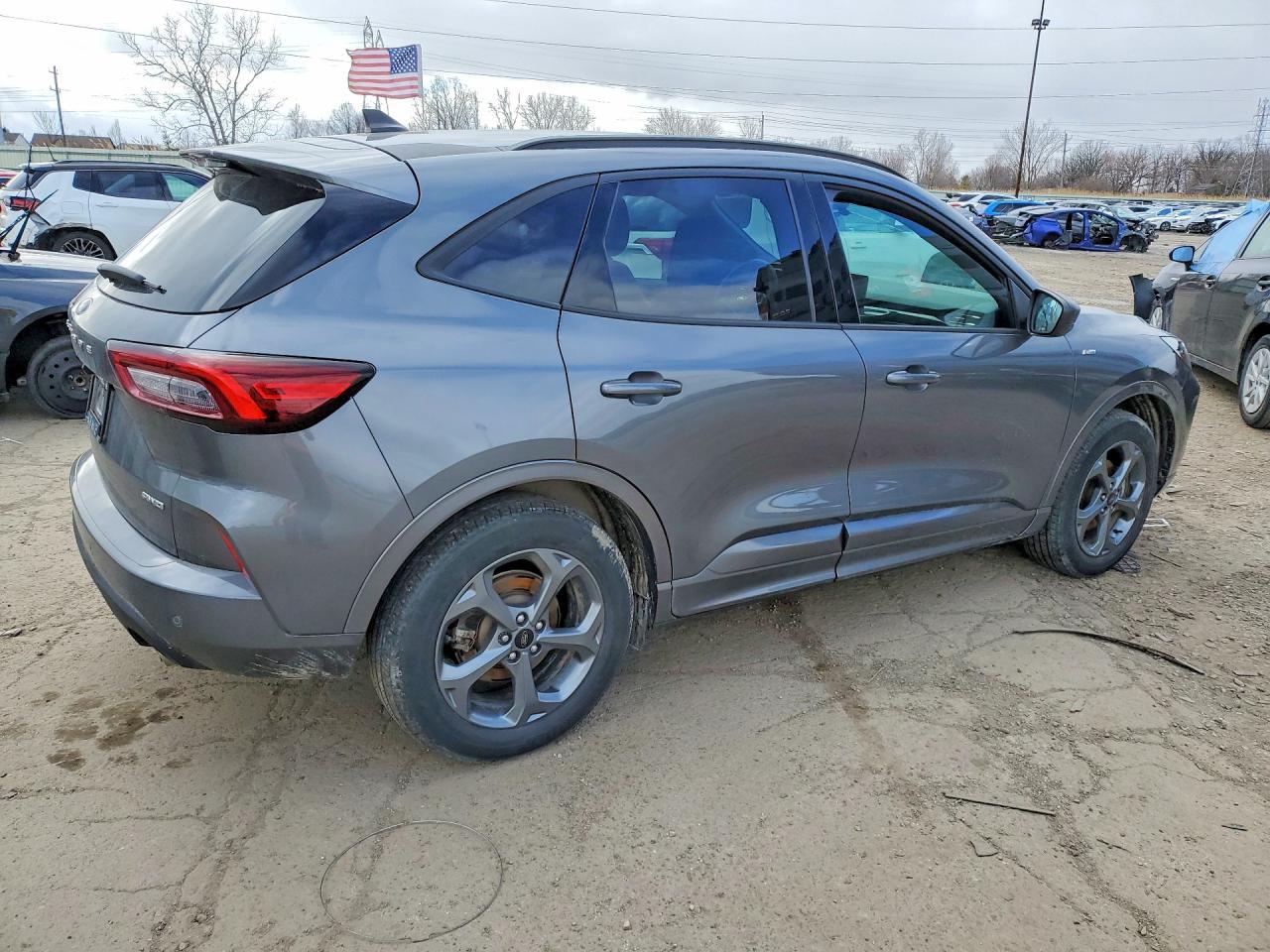 2023 Ford Escape St Line - Image 3