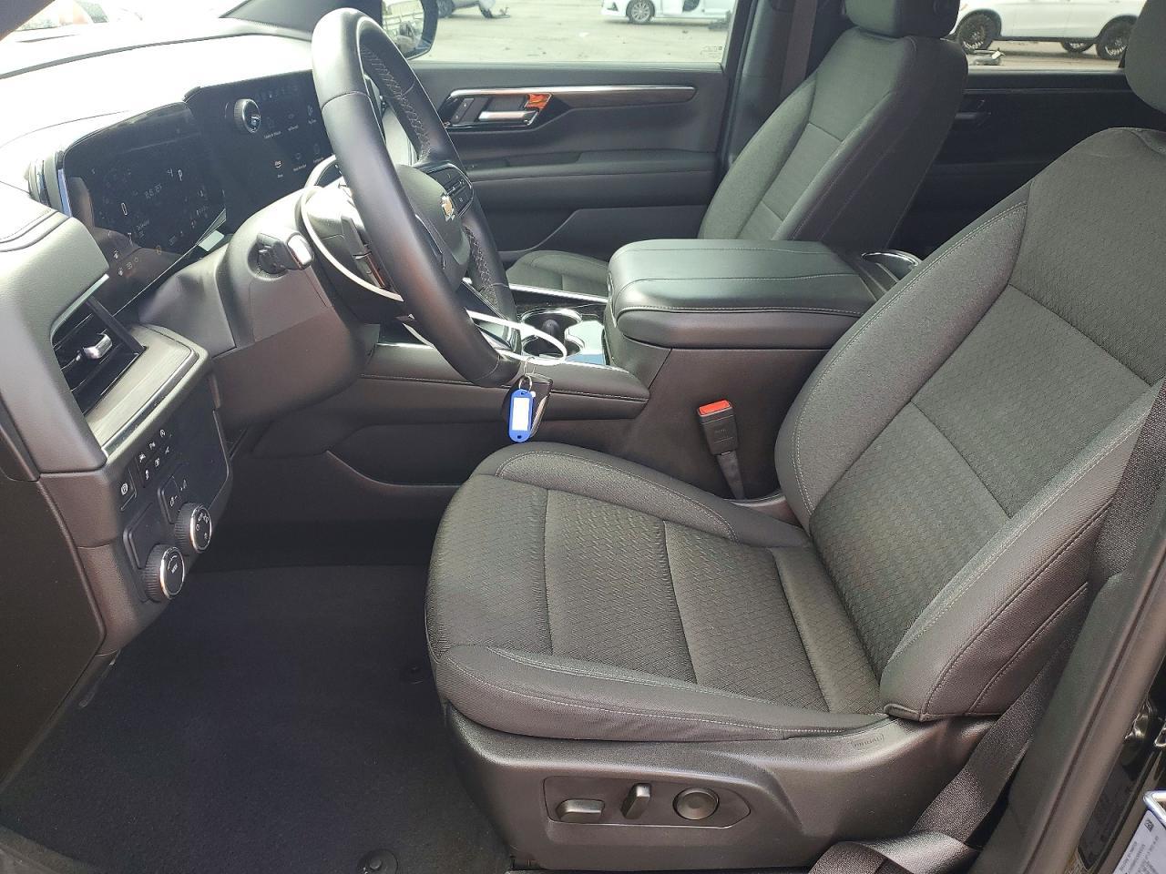 2025 Chevrolet Suburban C1500 Ls - Image 7