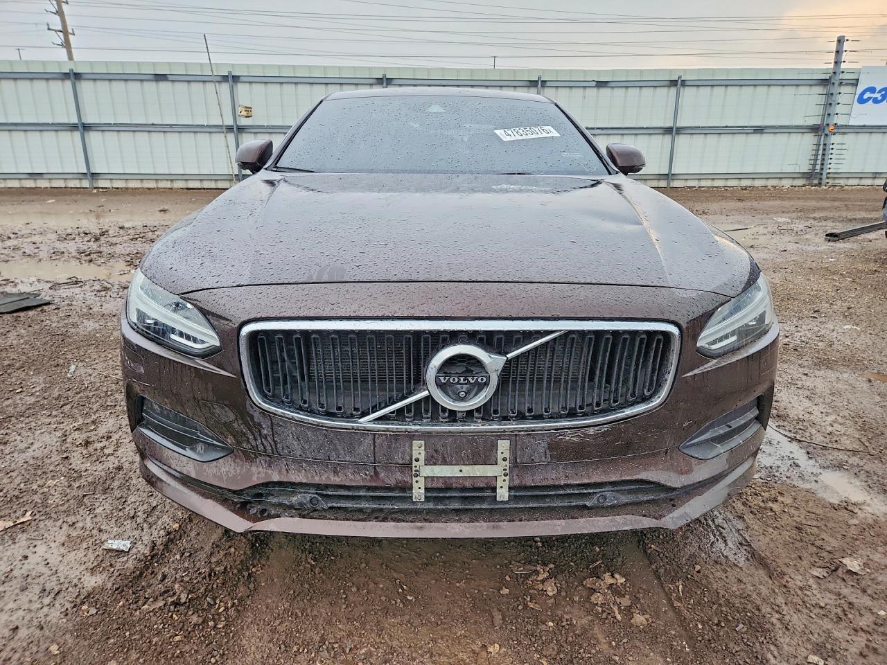 2018 Volvo S90 T5 Momentum - Image 5