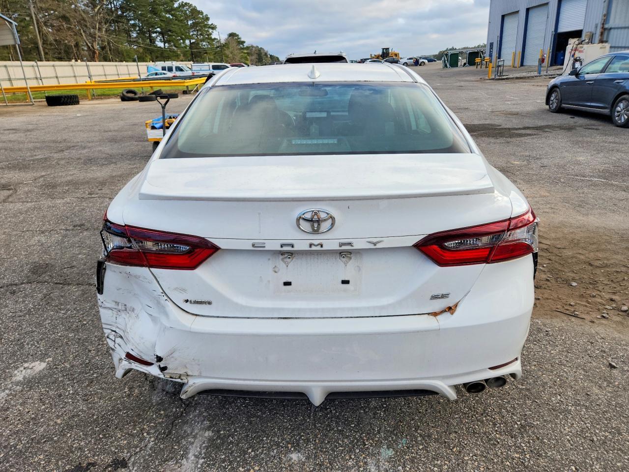 2024 Toyota Camry Se - Фото 6