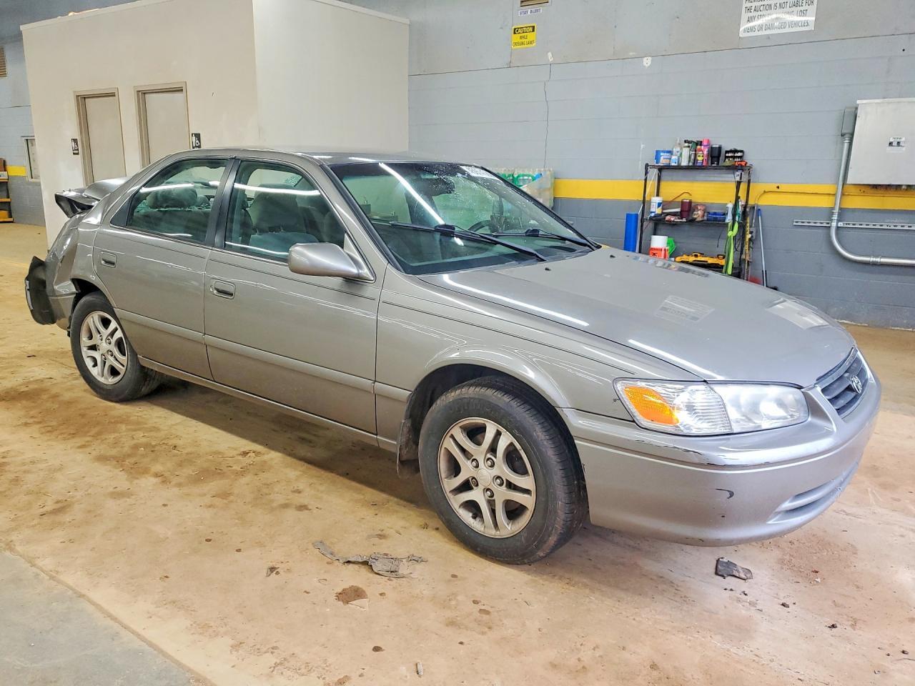 2001 Toyota Camry Le - Image 4