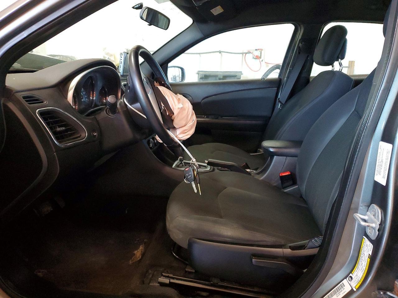 2011 Chrysler 200 Touring - Фото 7